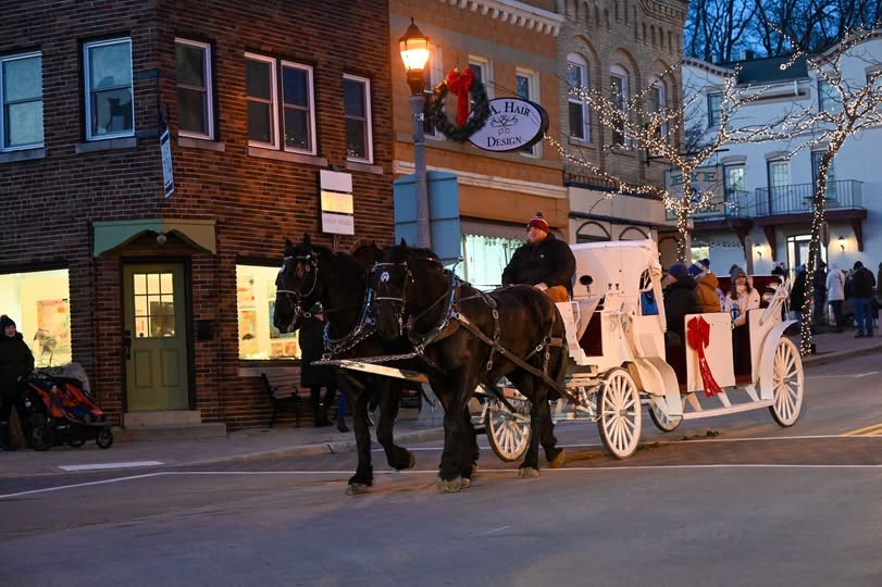 584440738_827160116621156_6146611787350253605_n Horse and carriage Christmas on the Corner, Port Washington WI